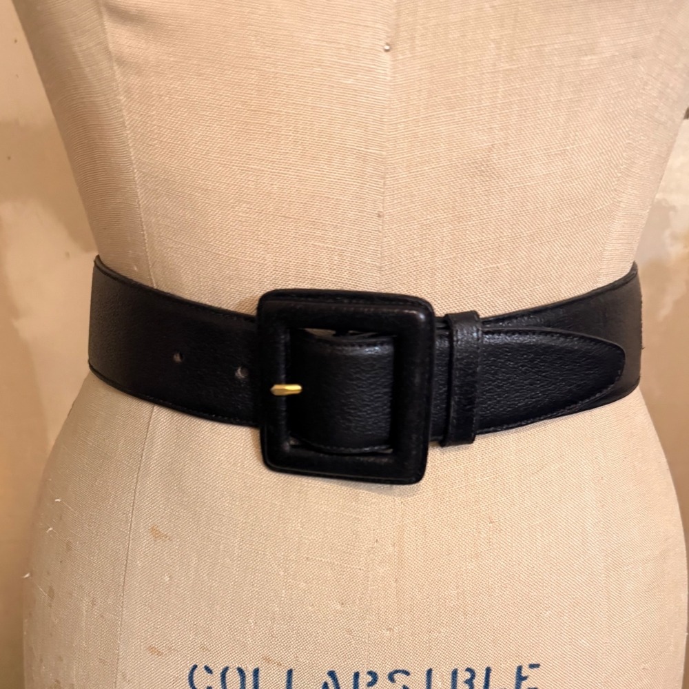 Escada Black Leather Wide Waist Belt Made in Italy Square Buckle 34 1329-900-34